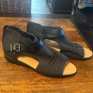 Comfort view “Payton” fabric shoes size 11 EUC